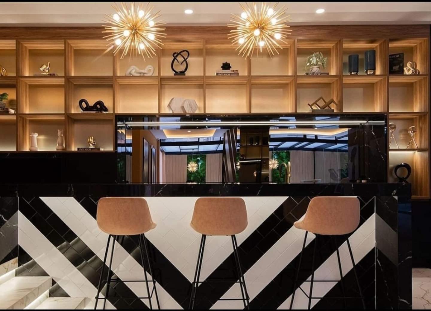 Xoe Mini-suites And Apartments