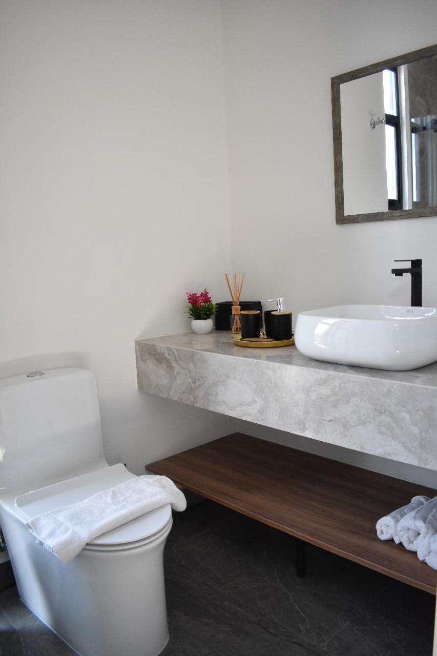 Xoe Mini-suites And Apartments