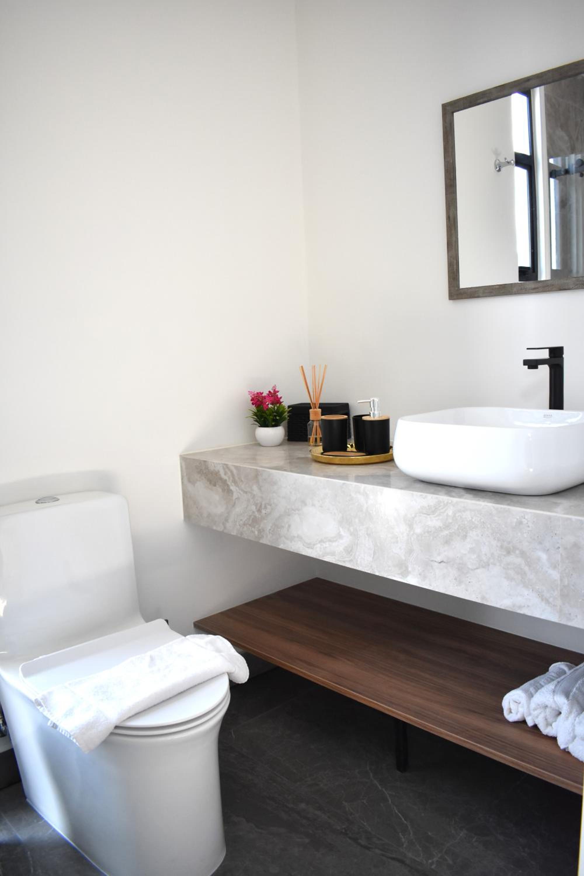 Xoe Mini-suites And Apartments