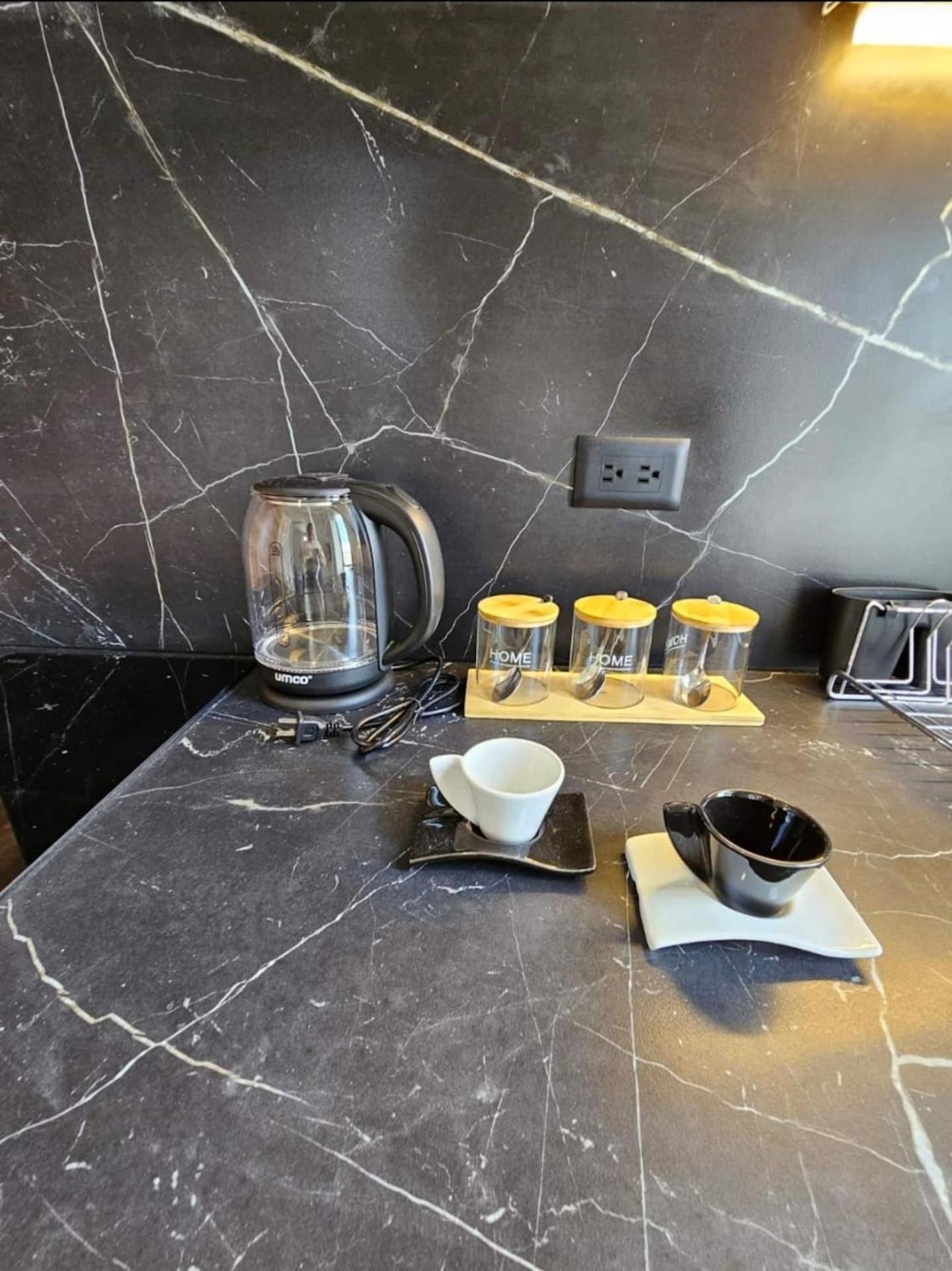 Xoe Mini-suites And Apartments