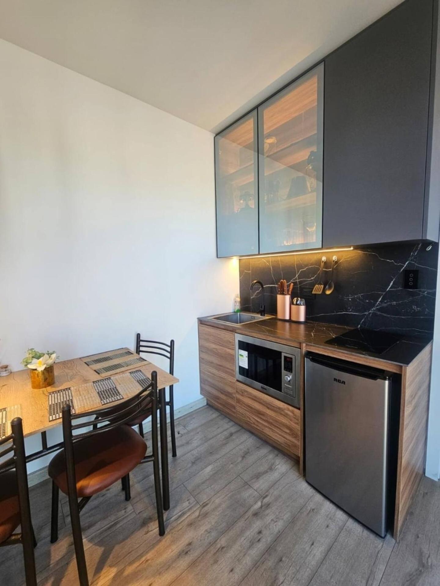 Xoe Mini-suites And Apartments