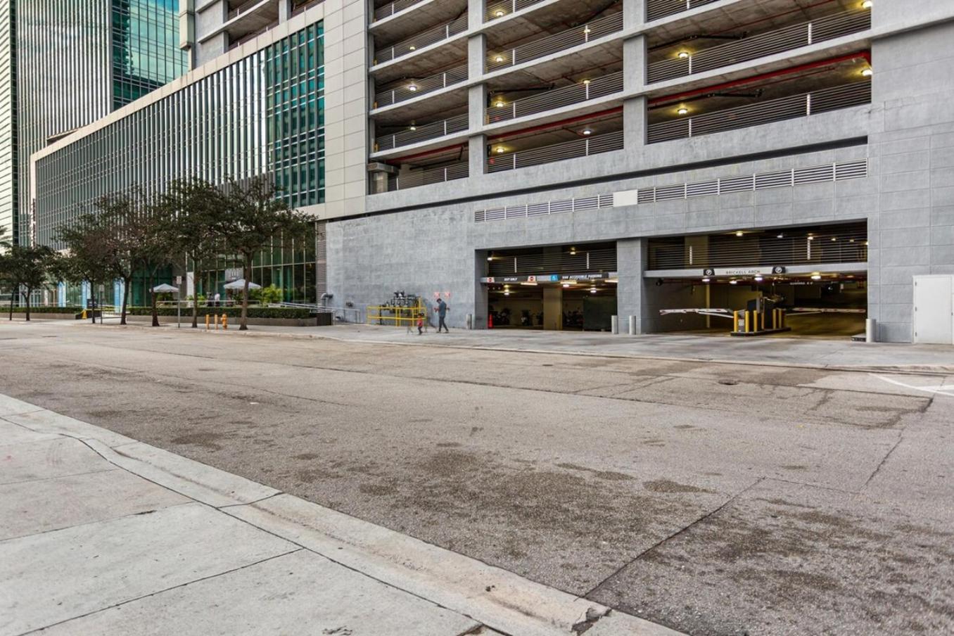 Lux Aka Brickell Condo