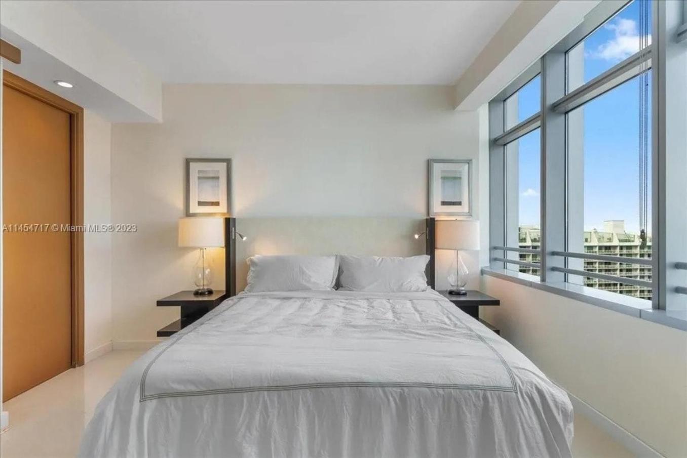 Lux Aka Brickell Condo