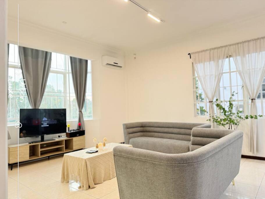 NEW Event House OUG KL Spacious 18pax