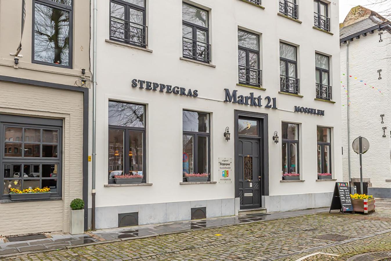 Guesthouses by Hotel Van Eyck