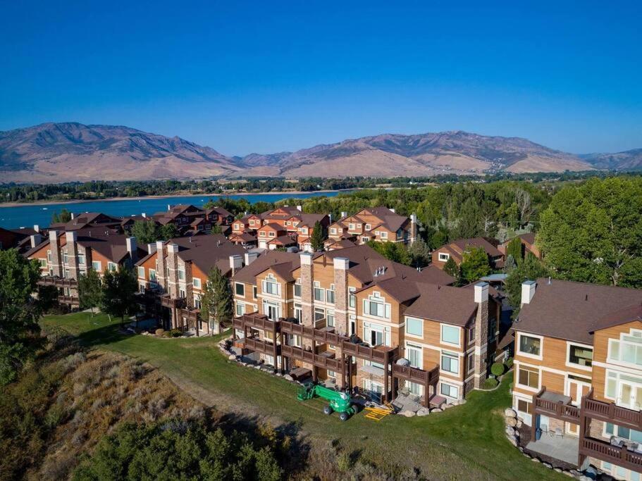 Snowbasin Haven LS42 Pool Ski & Snowboard view 3