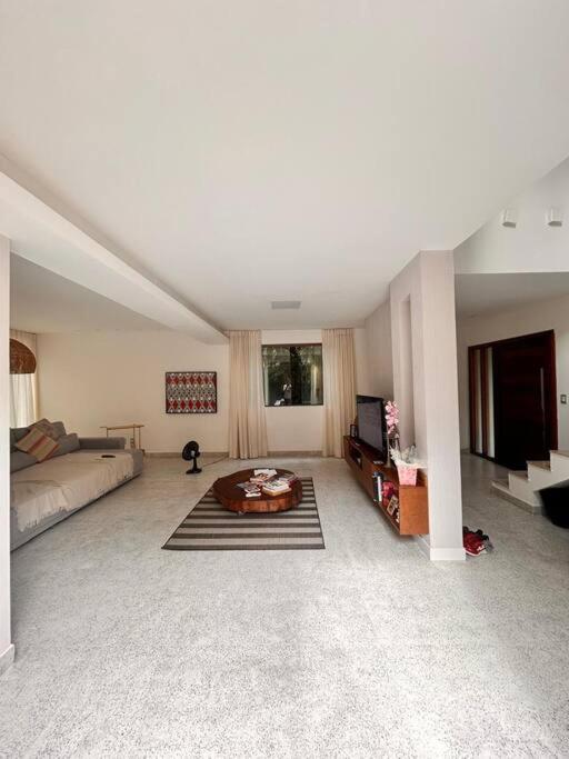 Casa em Camaçari - Condominio