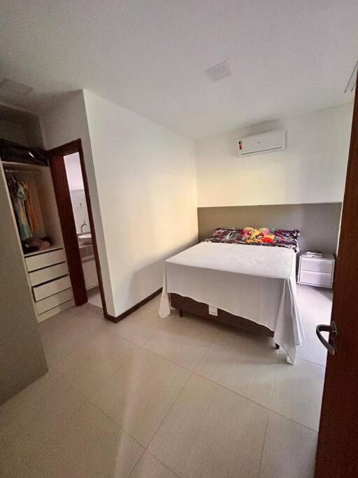 Casa em Camaçari - Condominio