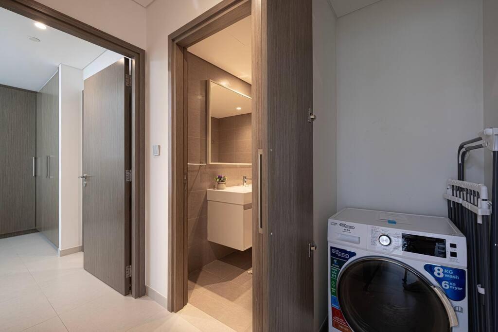 2 BR Dubai Luxury apartment Full Burj Views