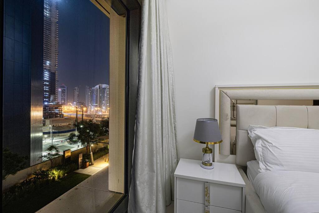 2 BR Dubai Luxury apartment Full Burj Views