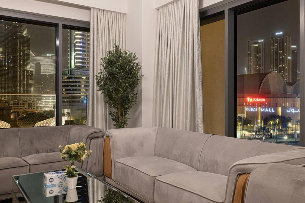 2 BR Dubai Luxury apartment Full Burj Views