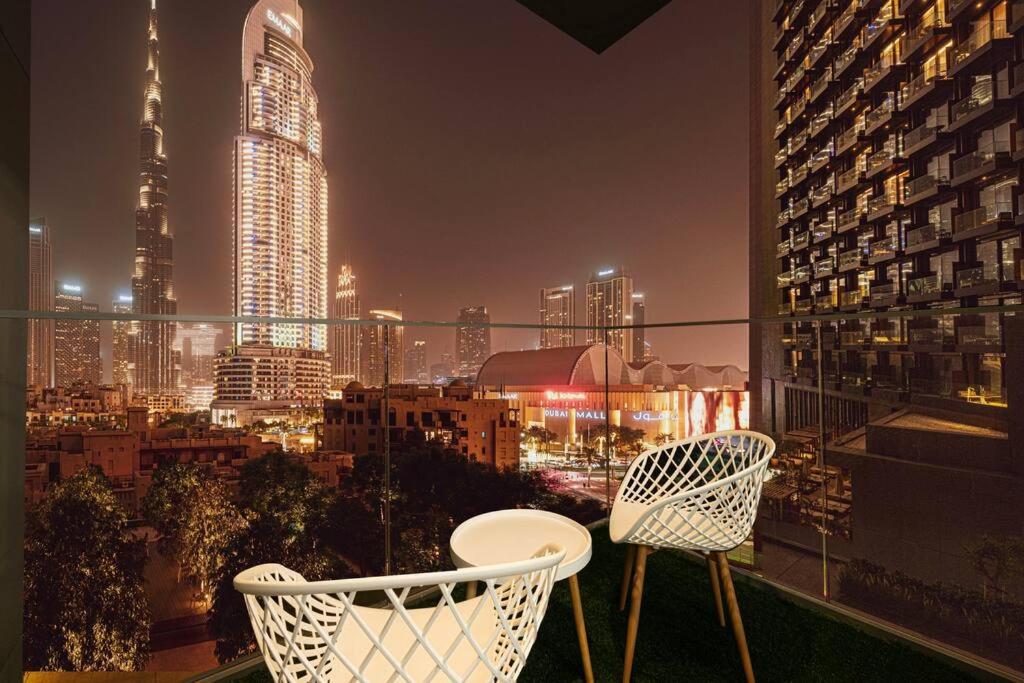 2 BR Dubai Luxury apartment Full Burj Views