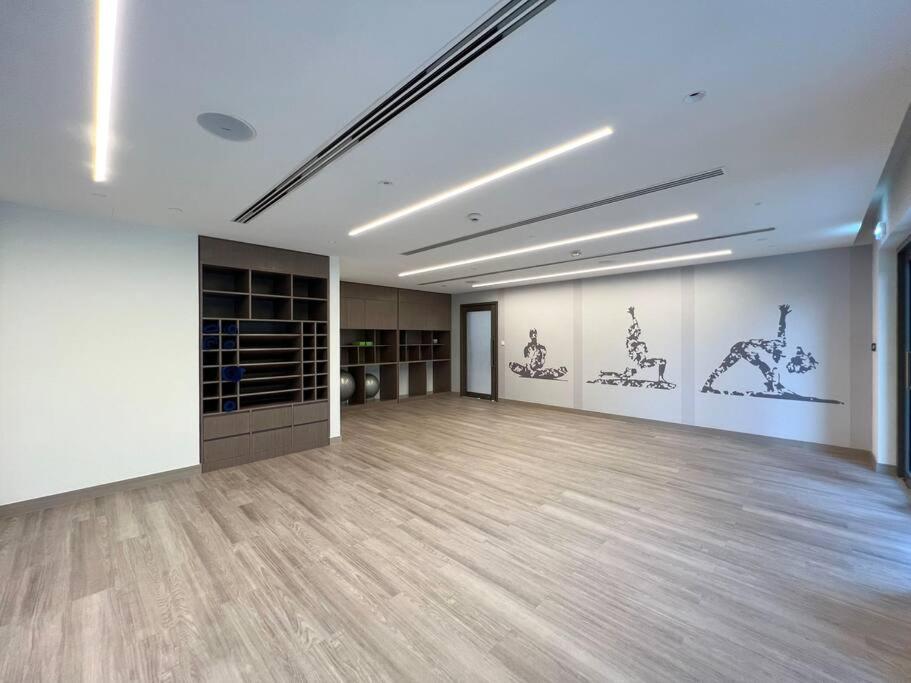 2 BR Dubai Luxury apartment Full Burj Views