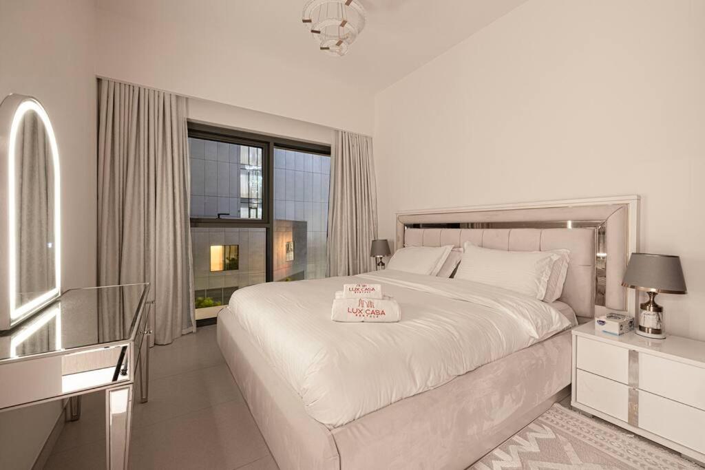 2 BR Dubai Luxury apartment Full Burj Views