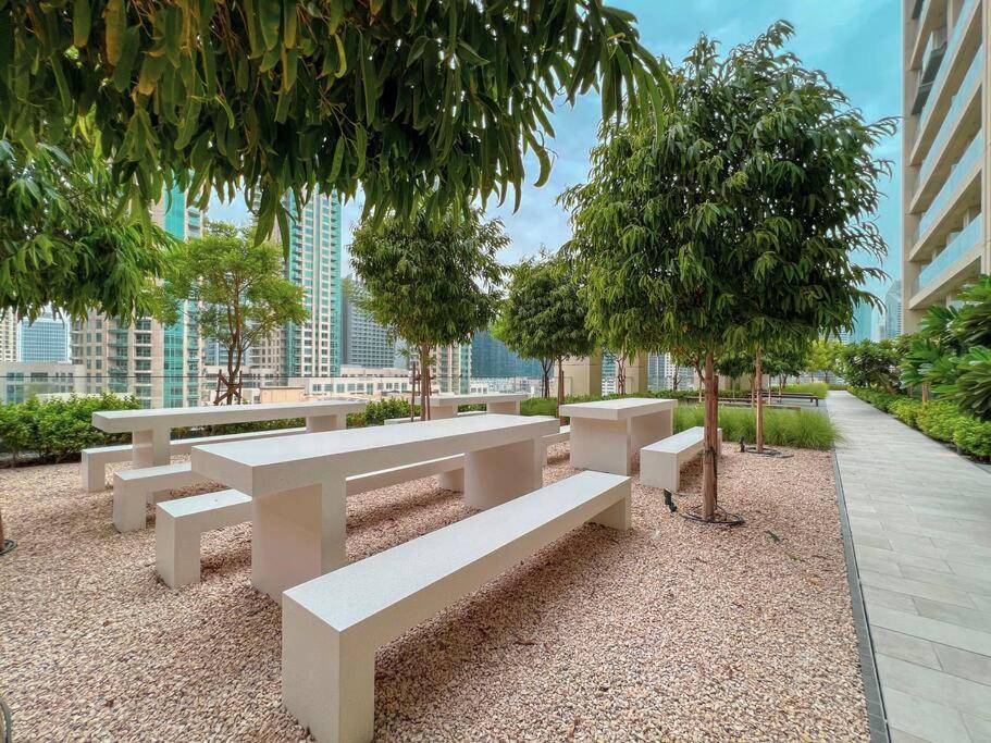 2 BR Dubai Luxury apartment Full Burj Views
