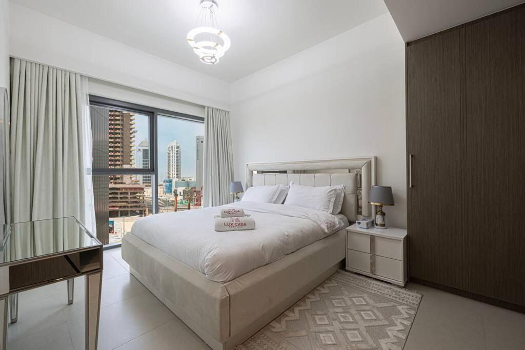 2 BR Dubai Luxury apartment Full Burj Views