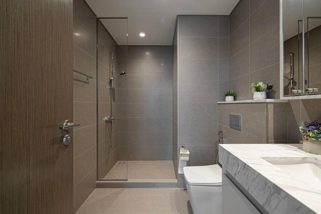 2 BR Dubai Luxury apartment Full Burj Views