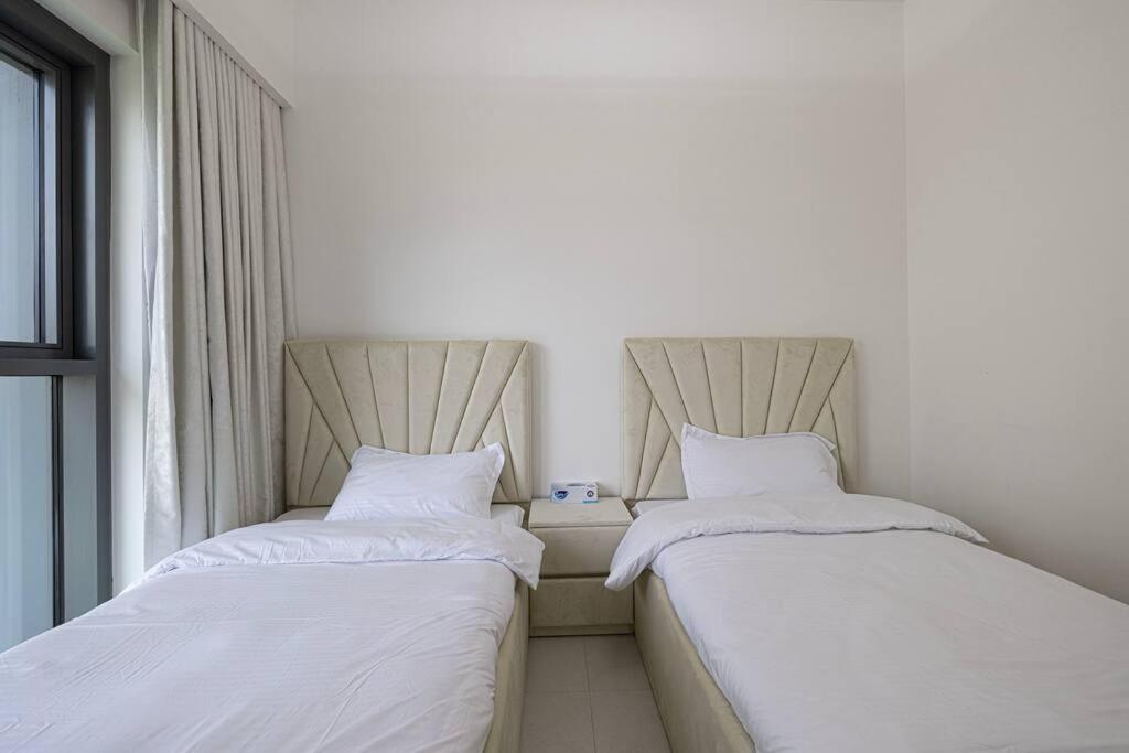 2 BR Dubai Luxury apartment Full Burj Views