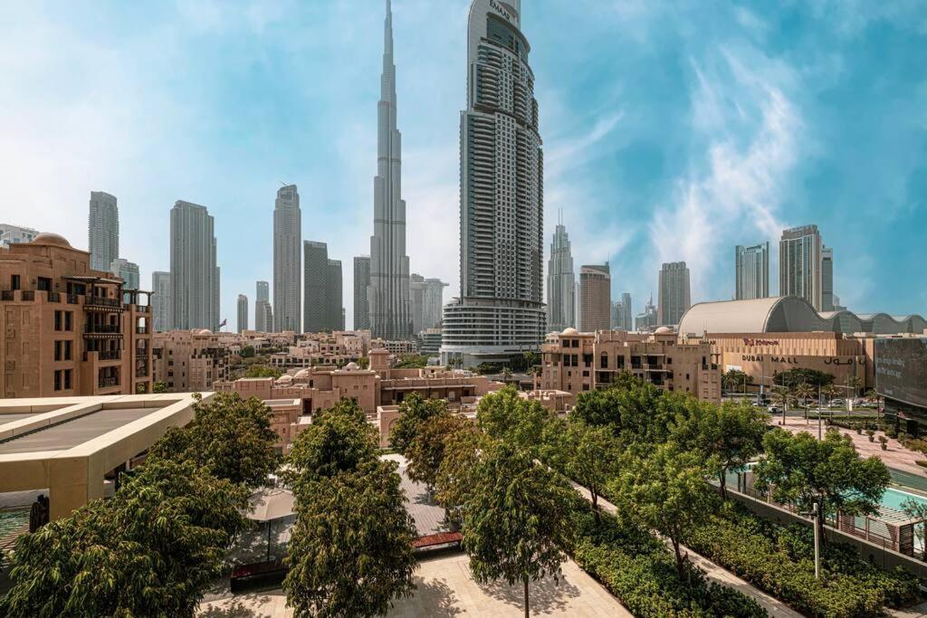 2 BR Dubai Luxury apartment Full Burj Views