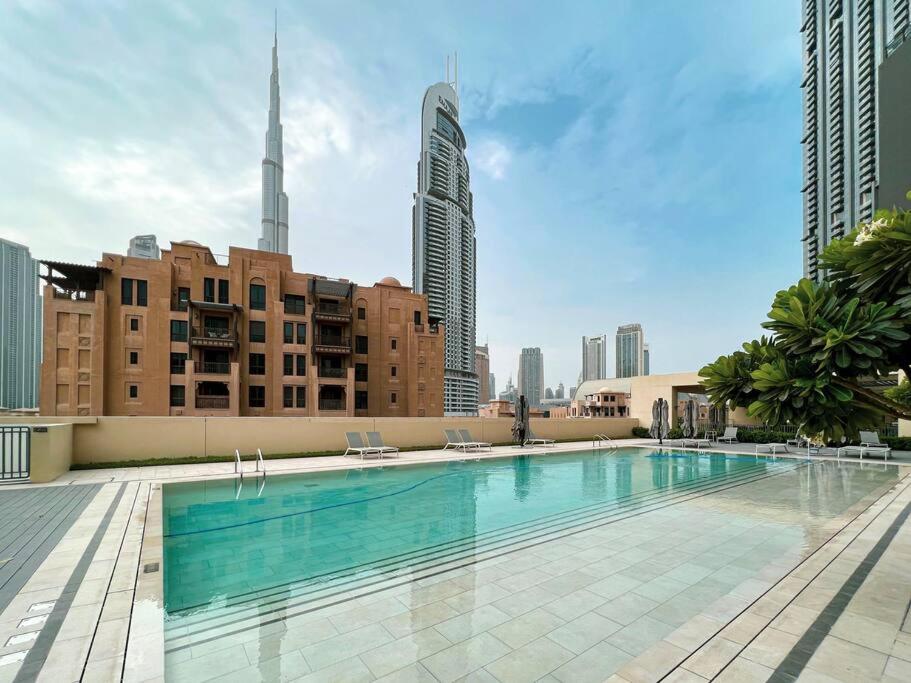 2 BR Dubai Luxury apartment Full Burj Views