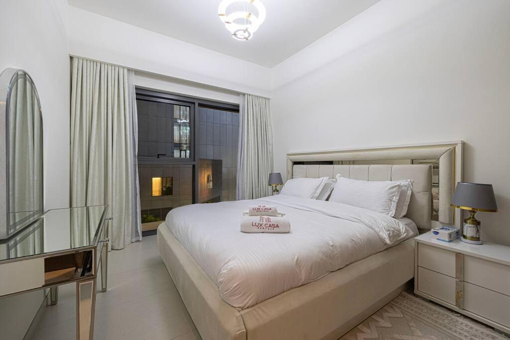 2 BR Dubai Luxury apartment Full Burj Views