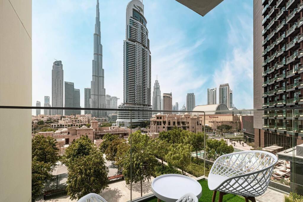 2 BR Dubai Luxury apartment Full Burj Views