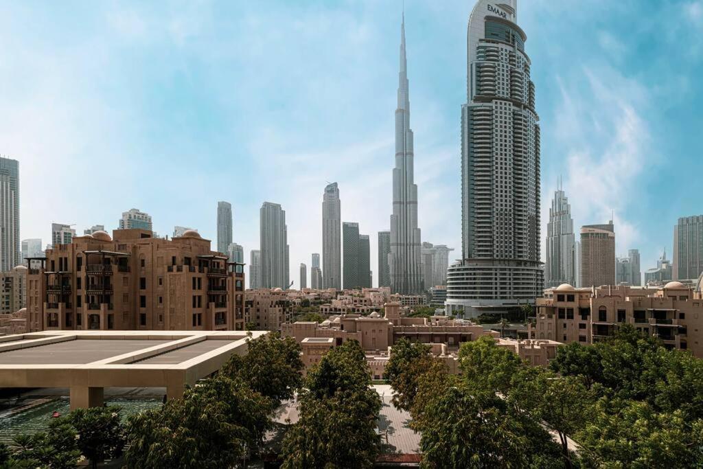 2 BR Dubai Luxury apartment Full Burj Views
