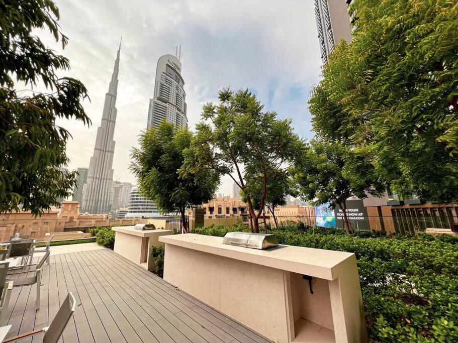 2 BR Dubai Luxury apartment Full Burj Views