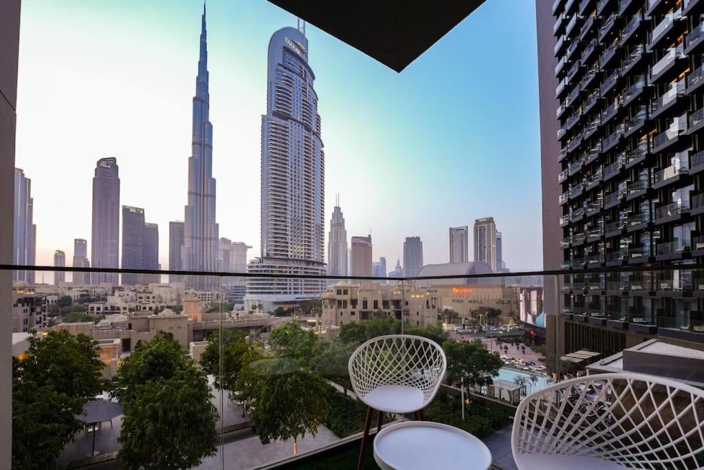 2 BR Dubai Luxury apartment Full Burj Views