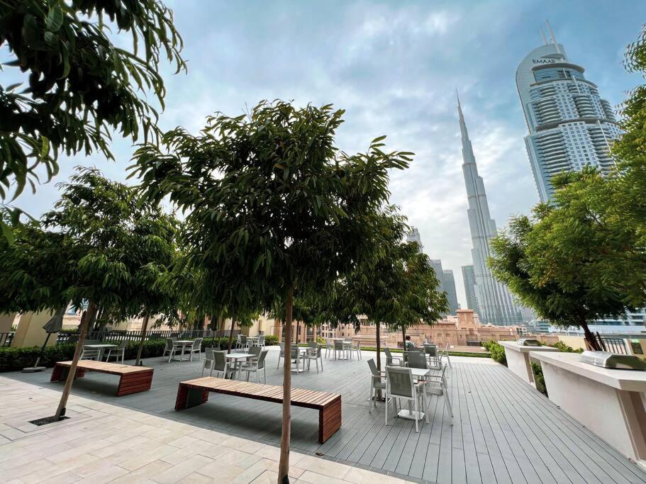 2 BR Dubai Luxury apartment Full Burj Views