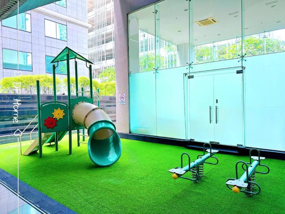 Perfect Stay 8pax 3R3B Township Walk TRX