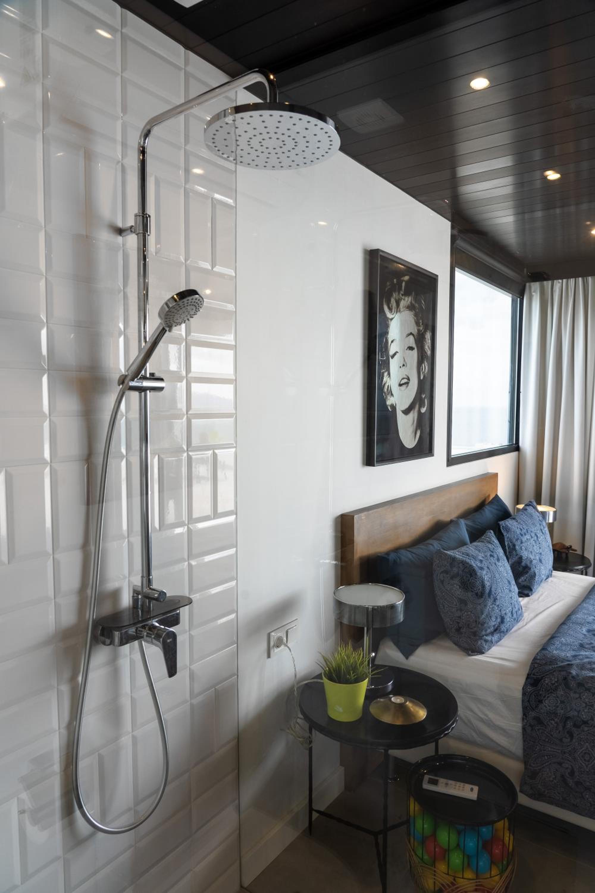 Luxury Penthouse Panoramic Ocean Views 2bedroom Apartment with Jacuzzi