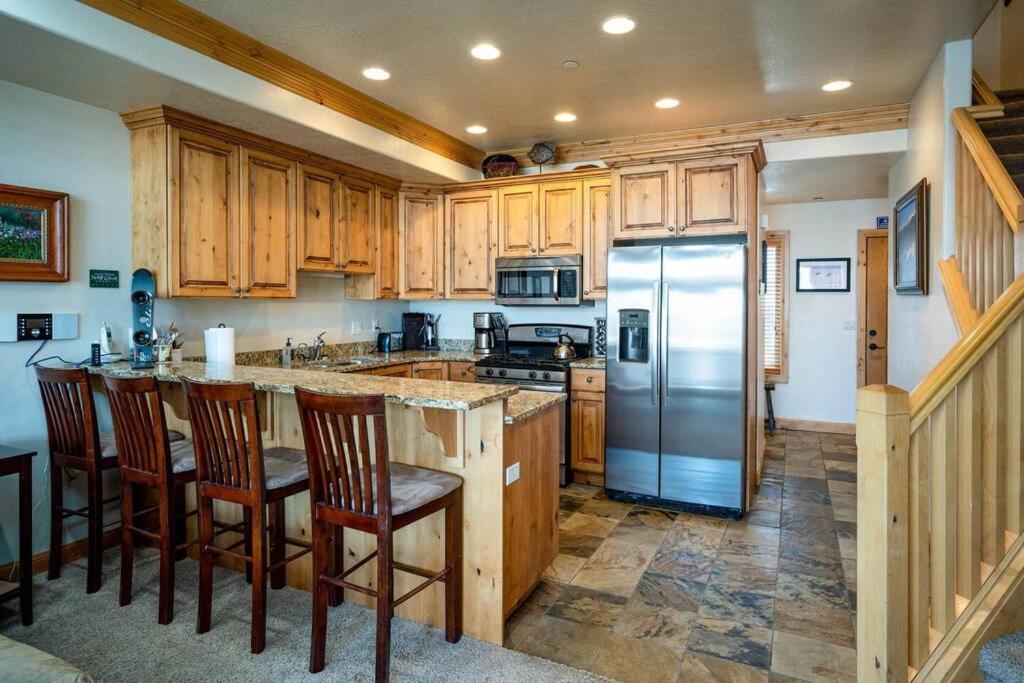 Lakeside Lodging with Lake Views and Hot Tub view 4