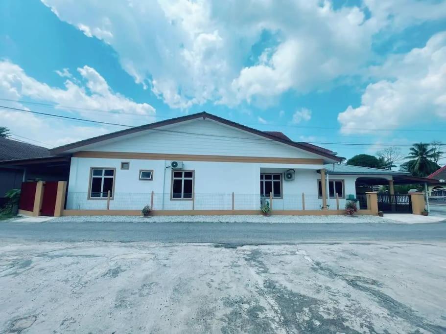 FZ's Paduka Homestay Kubang Kerian photo 1
