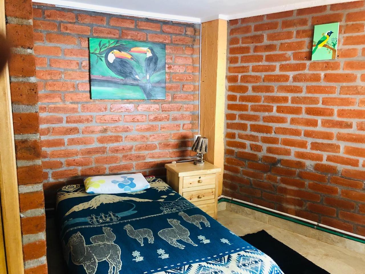 Hostal La Casa Amarilla City