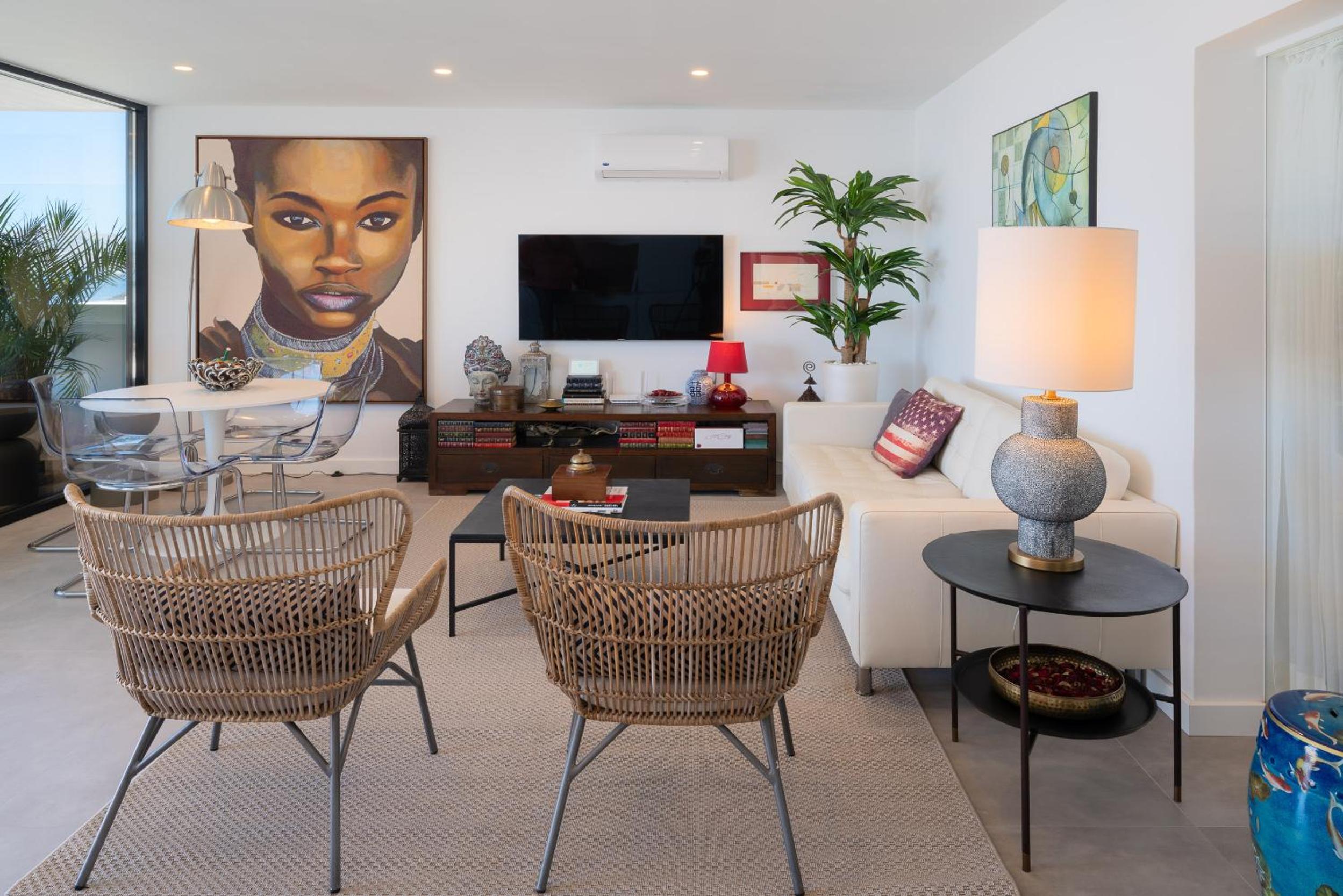 Luxury Penthouse Panoramic Ocean Views 2bedroom Apartment with Jacuzzi