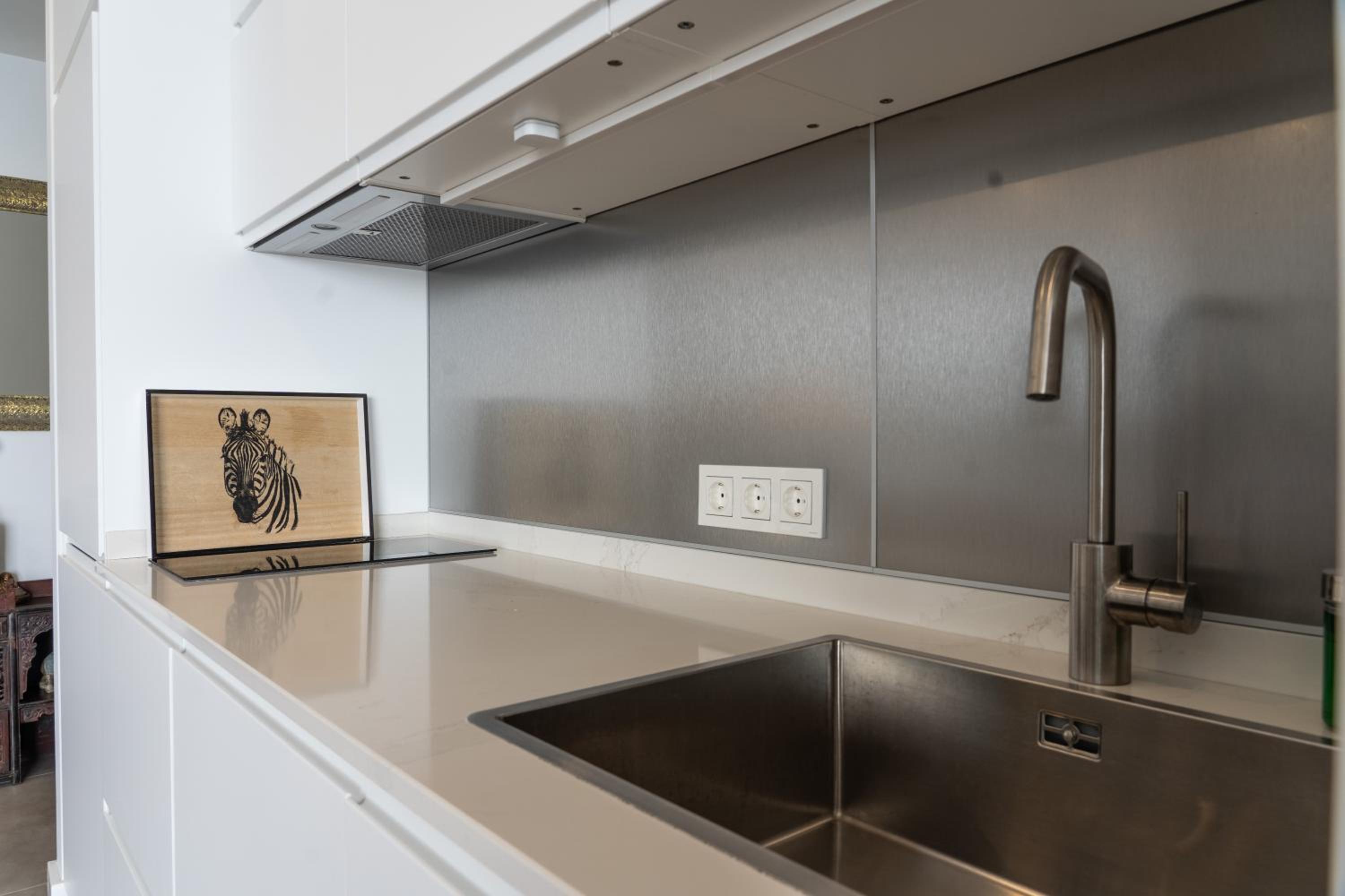 Luxury Penthouse Panoramic Ocean Views 2bedroom Apartment with Jacuzzi