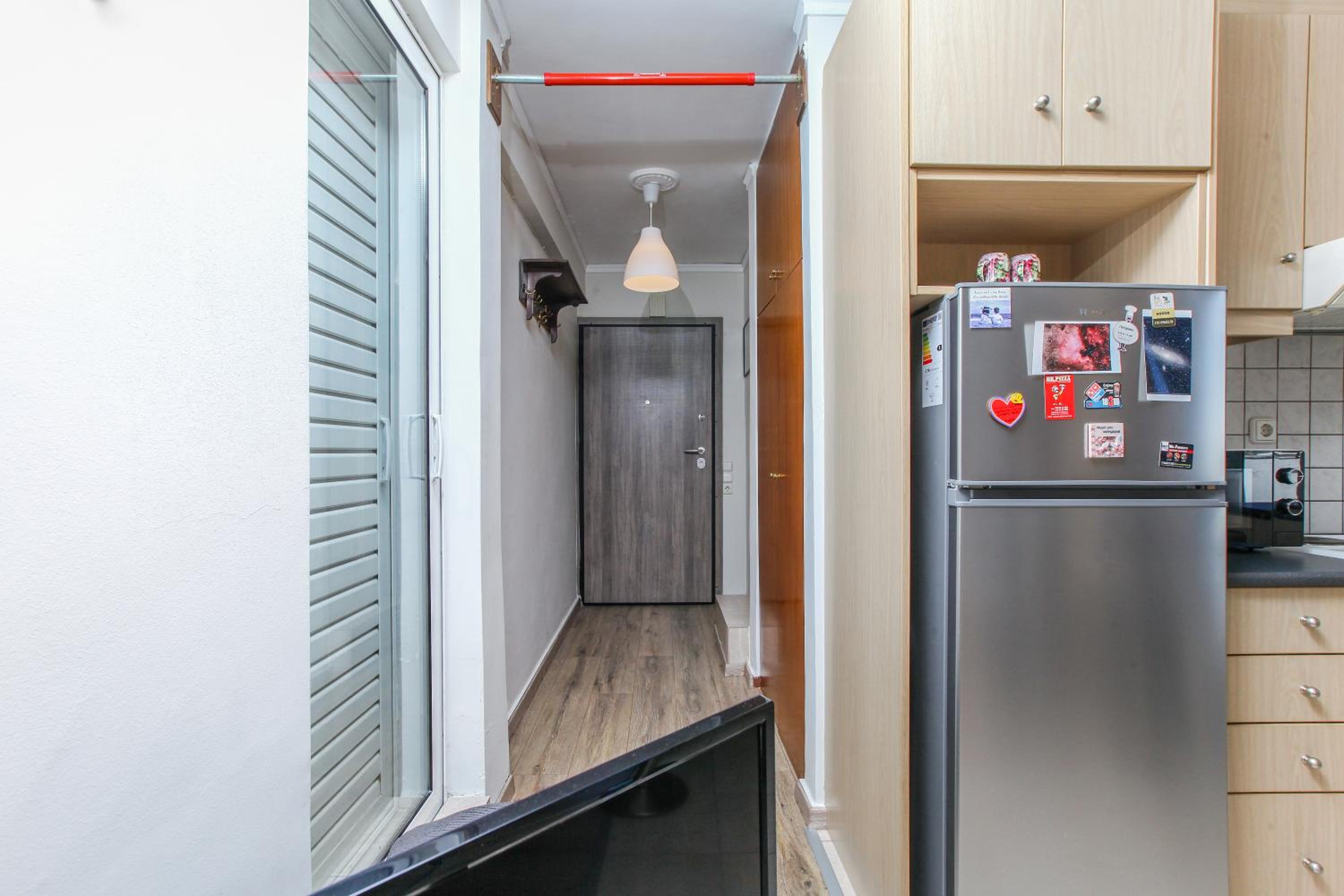 Loft condo next to metro station. Amazing view!