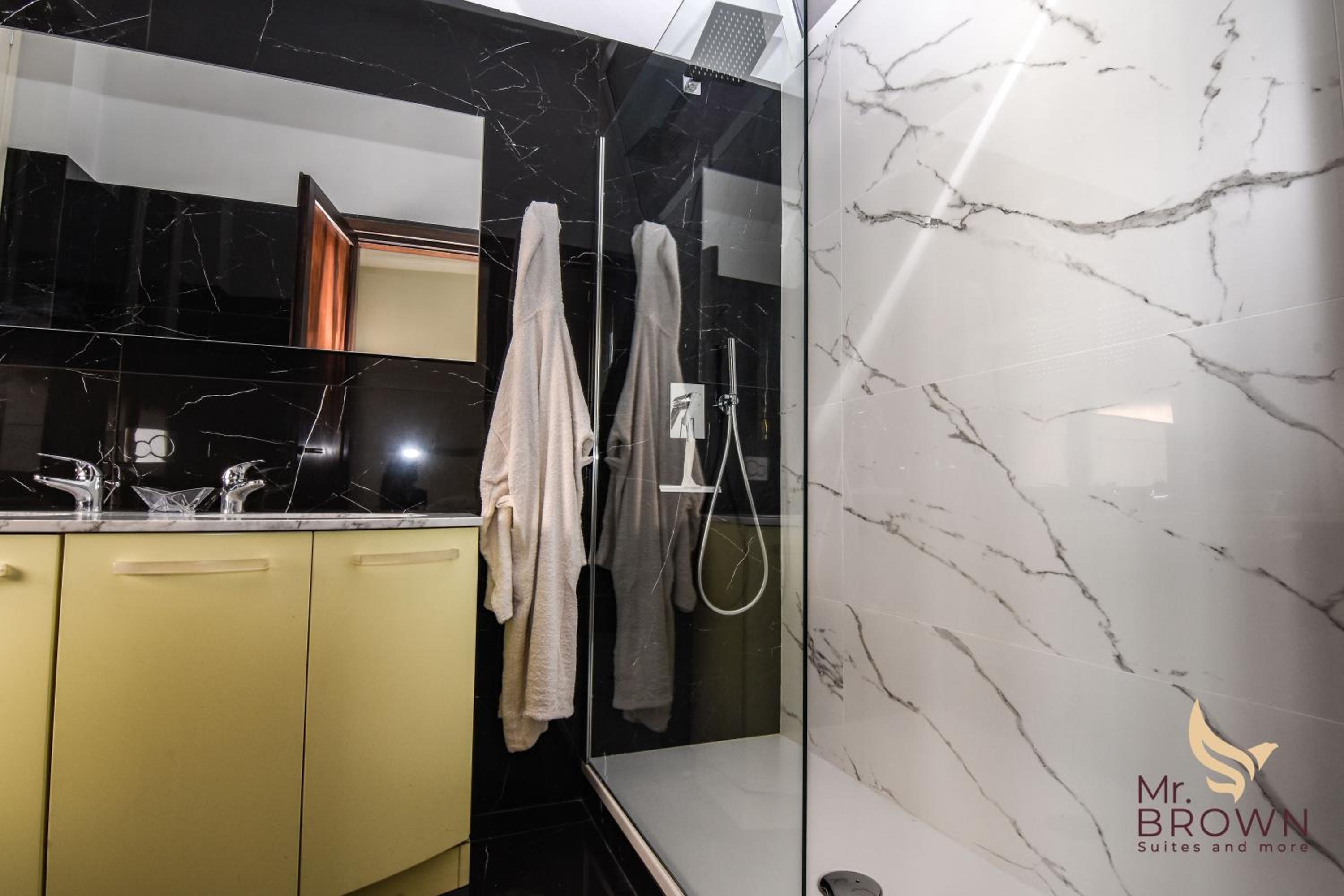 MrBrown - Luxury Vaticano Home