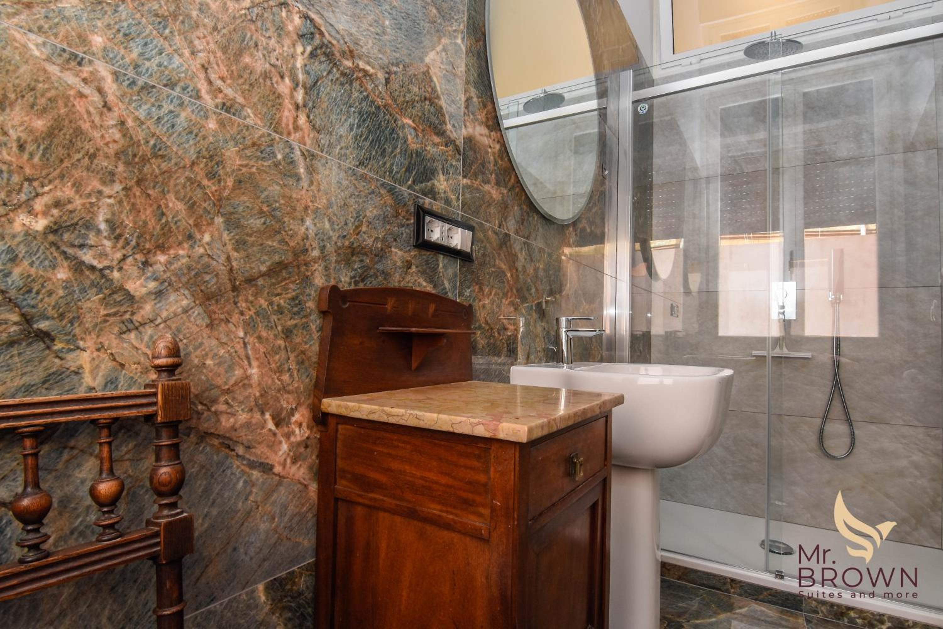 MrBrown - Luxury Vaticano Home