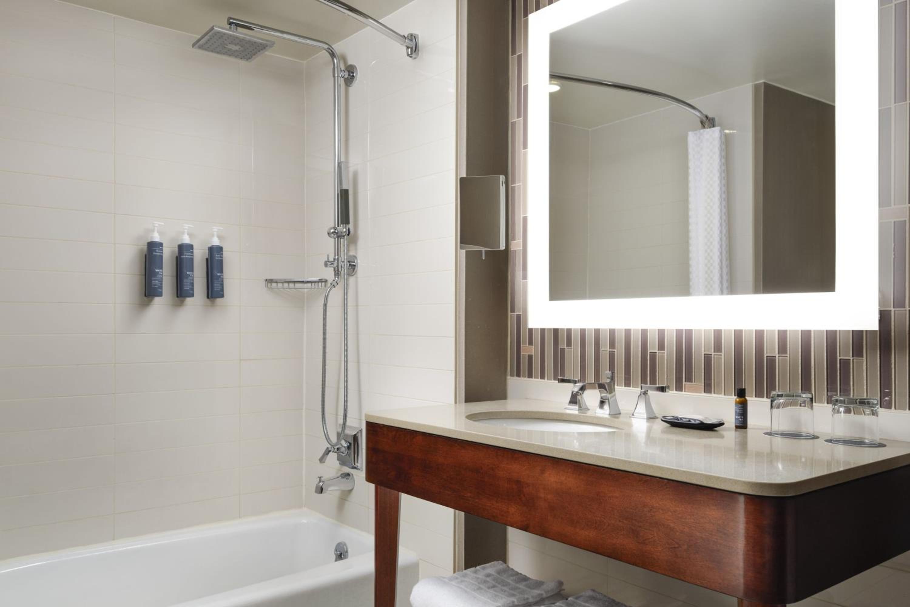 Portland Vacations - The Westin Portland Harborview - Property Image 70