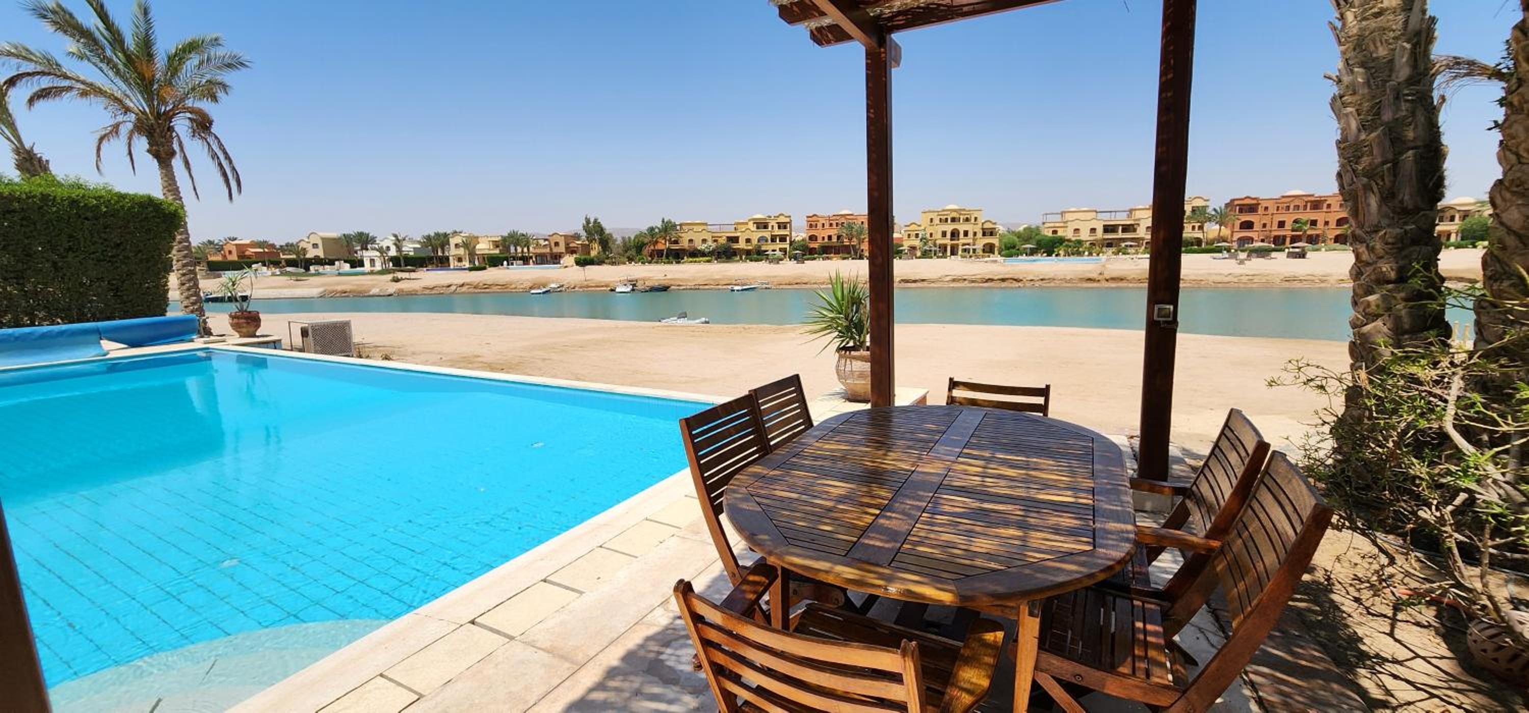 Nayah Stays, Lagoons beach, Paradise 3 ensuite with private pool view 5