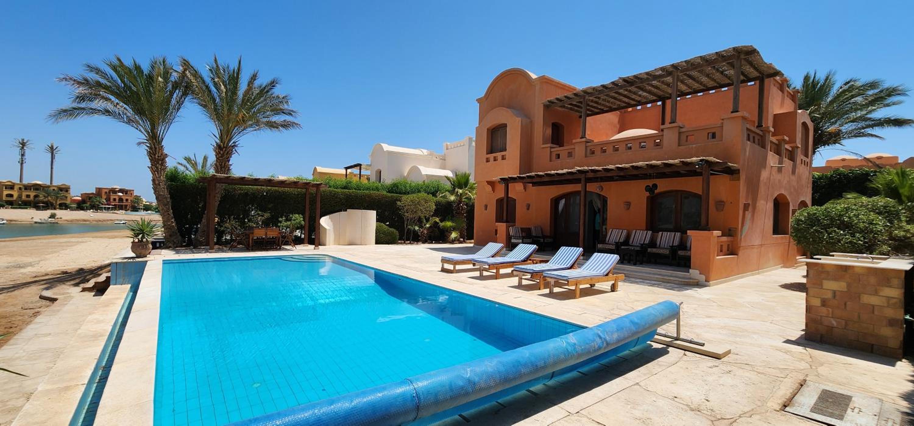 Hotel Nayah Stays, Lagoons beach, Paradise 3 ensuite with private pool - Image 1