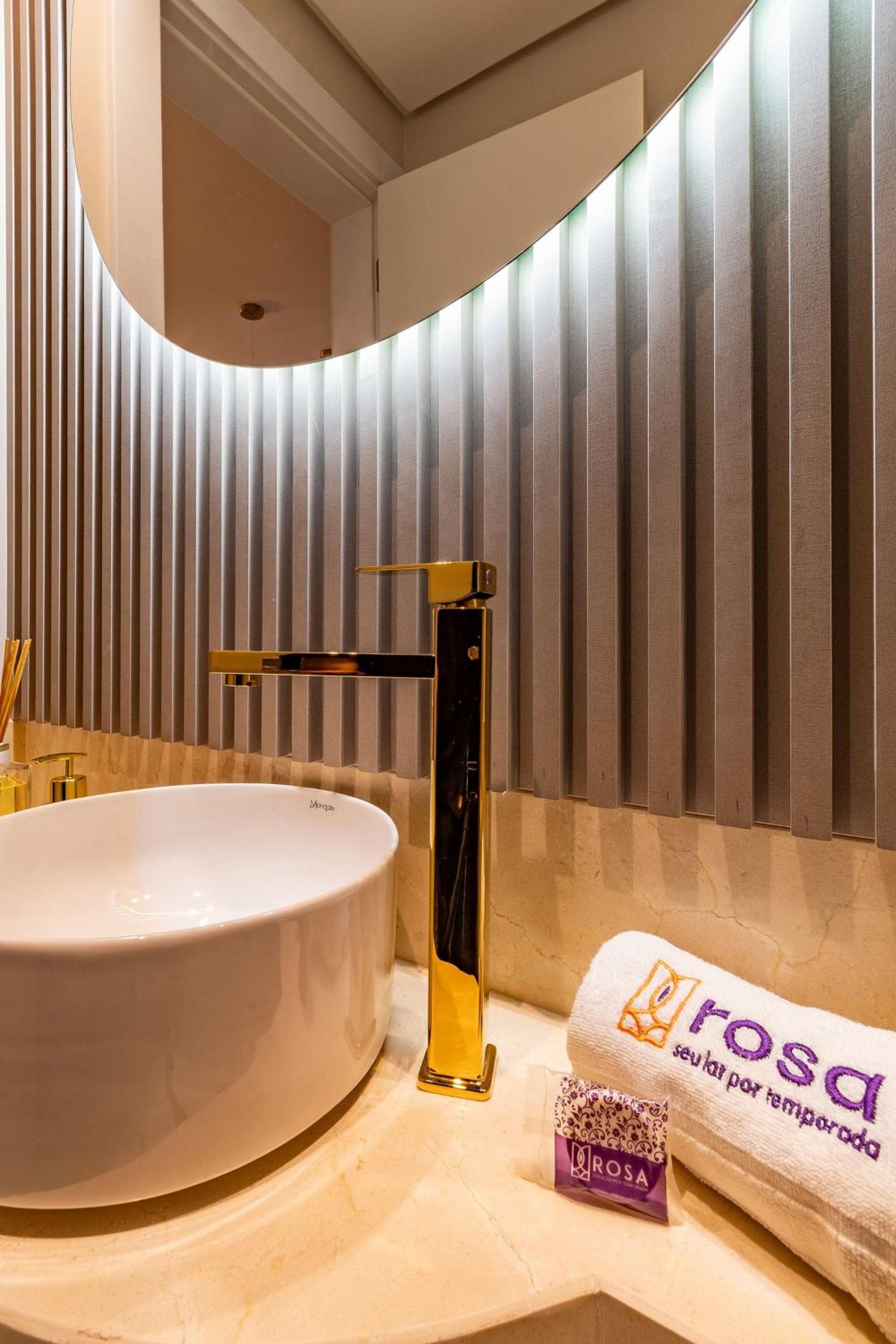 Rosa Edifício Monte Lussari
