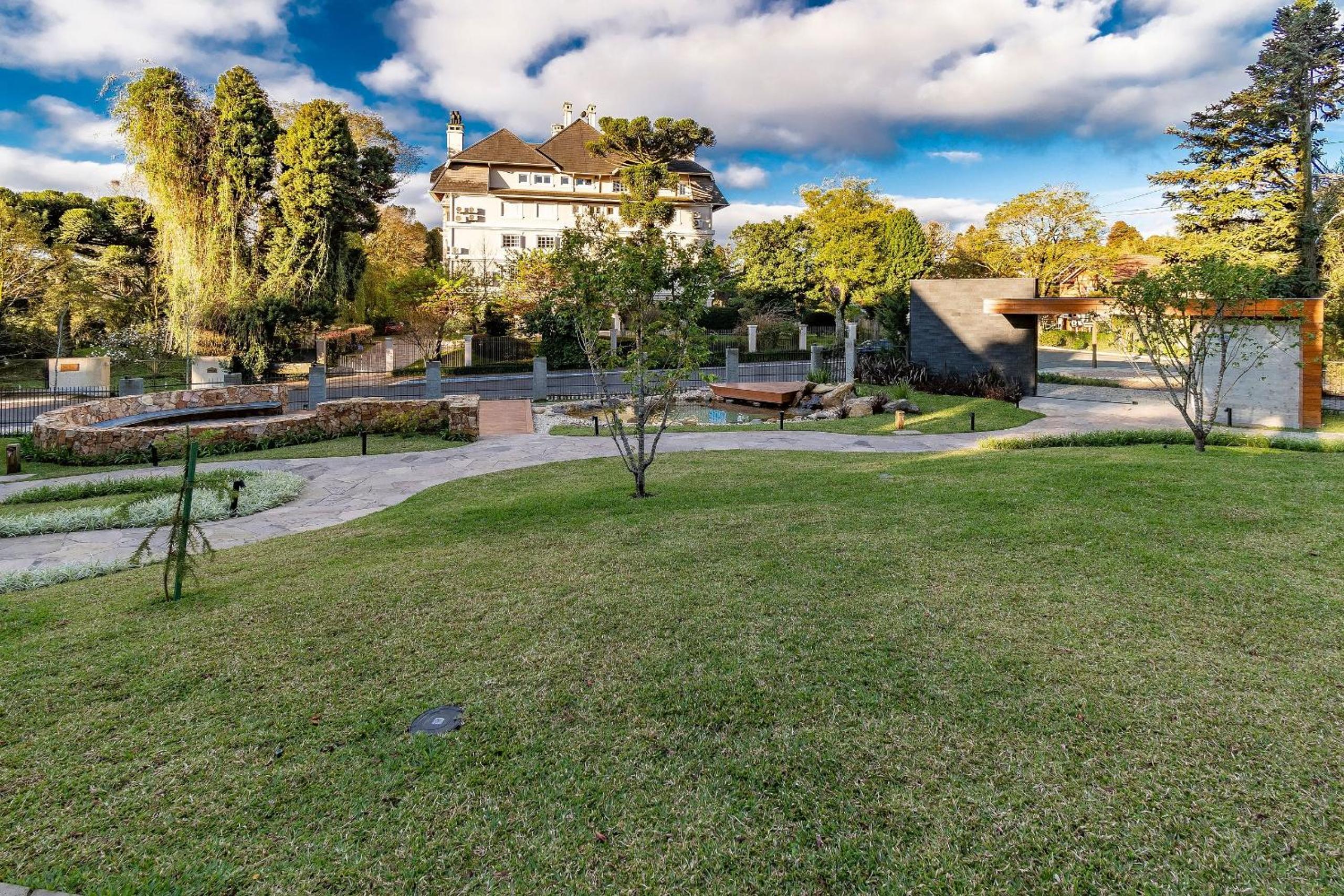 Rosa Edifício Monte Lussari