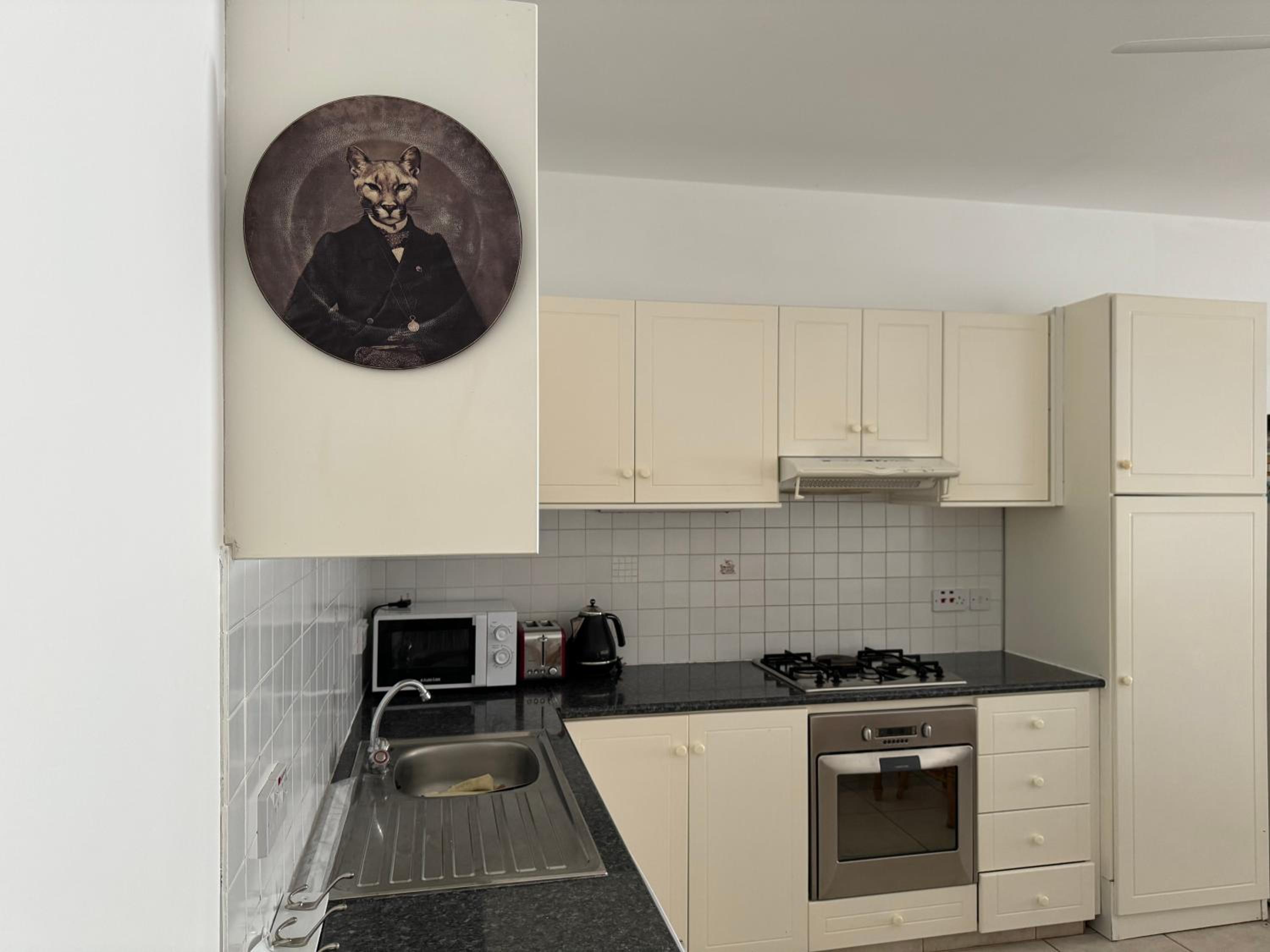 Cozy 2-bd ap near the sea!