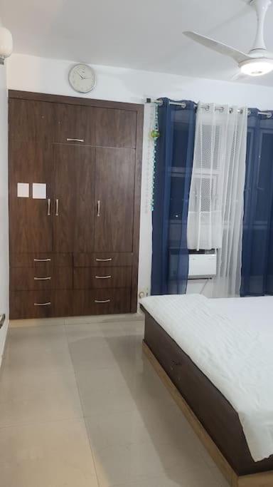 Modernity city central fully air conditioned view 5