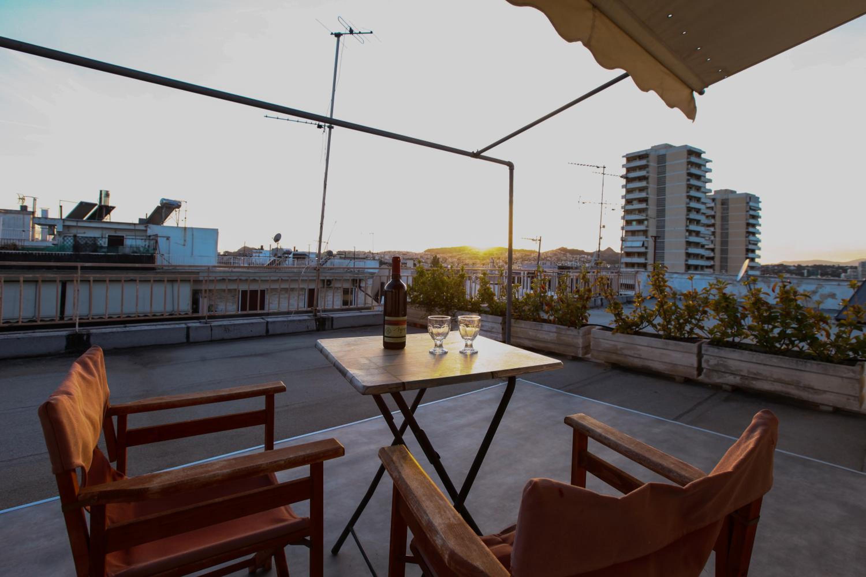 Loft condo next to metro station. Amazing view!