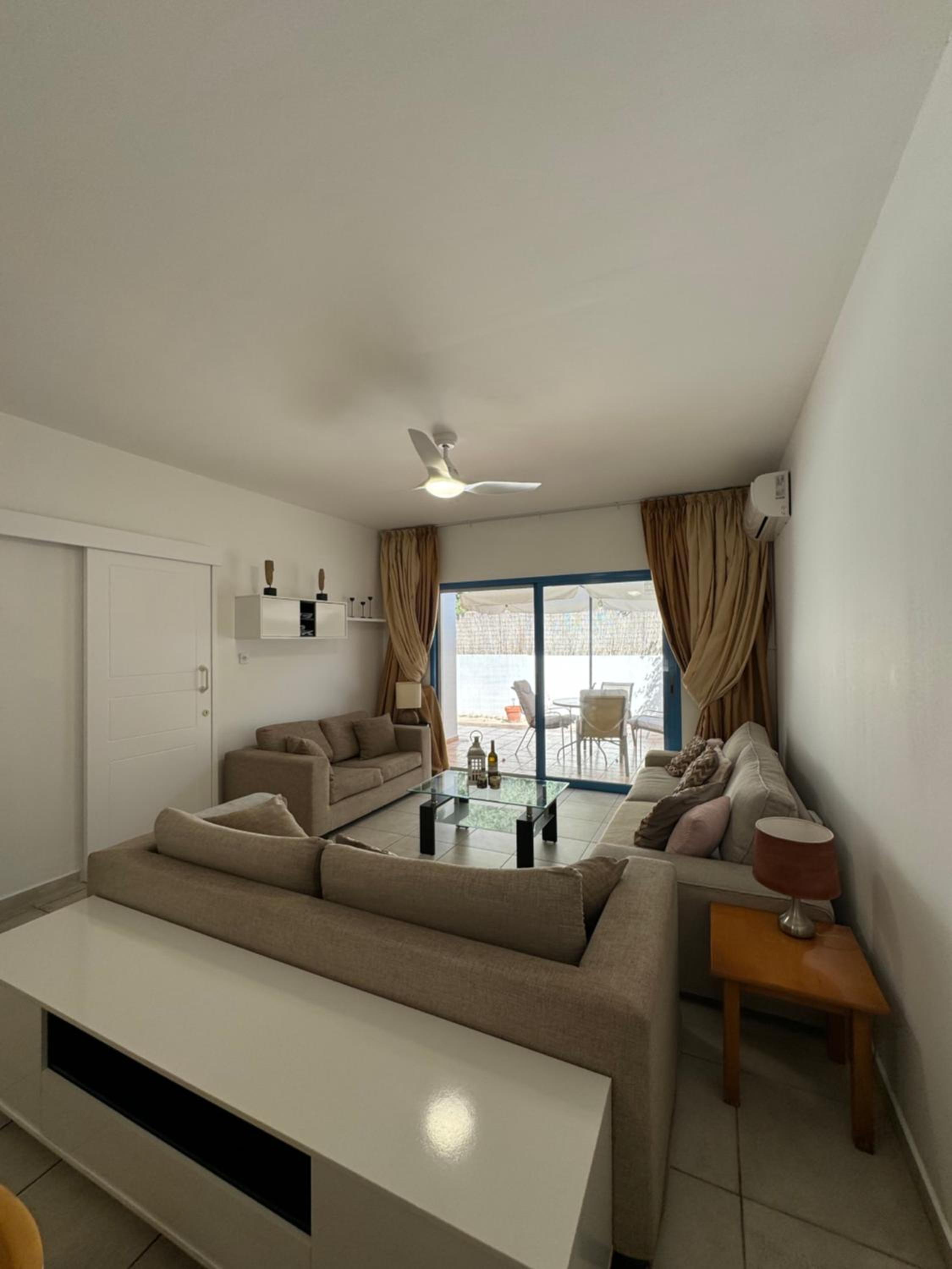 Cozy 2-bd ap near the sea!