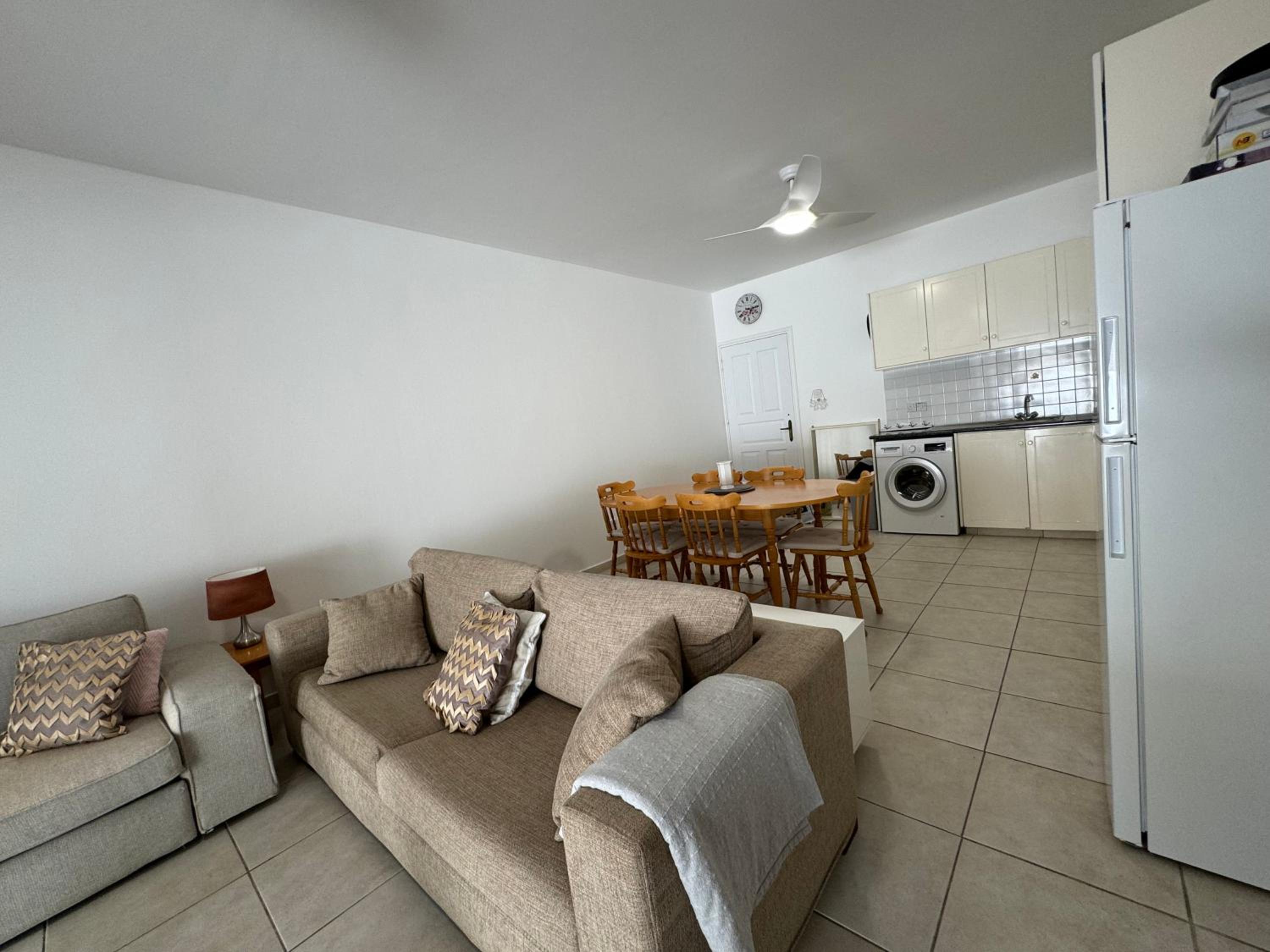 Cozy 2-bd ap near the sea!